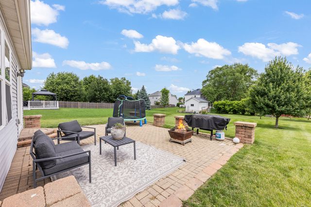 803 Canyon Trail, Yorkville, IL 60560