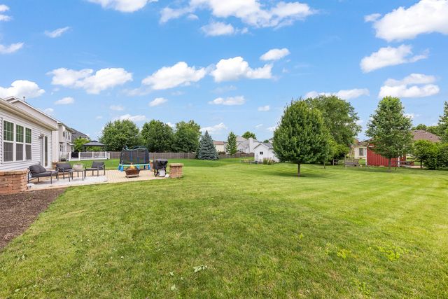 803 Canyon Trail, Yorkville, IL 60560