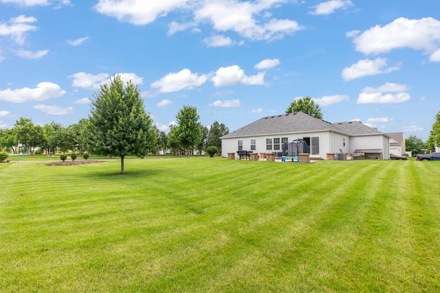 803 Canyon Trail, Yorkville, IL 60560