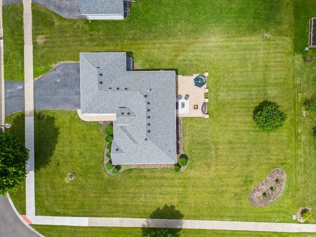 803 Canyon Trail, Yorkville, IL 60560