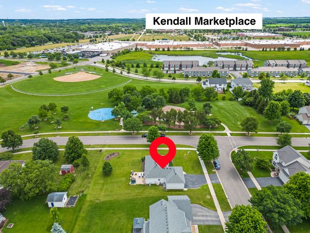 803 Canyon Trail, Yorkville, IL 60560