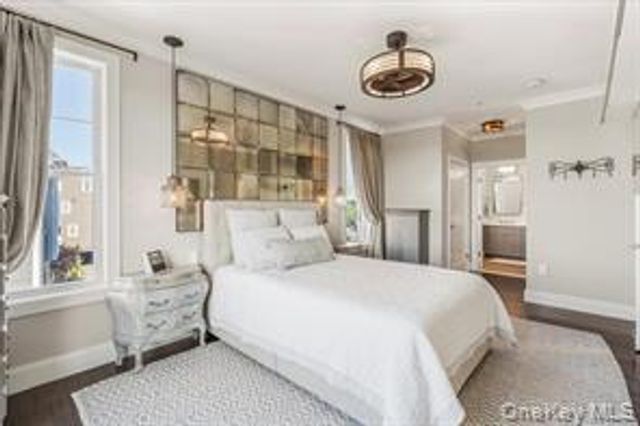 225 Marina Pointe Drive 225, East Rockaway, NY 11518