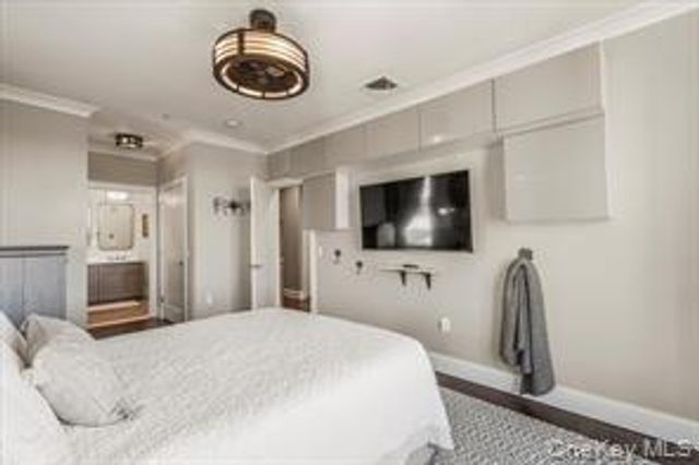 225 Marina Pointe Drive 225, East Rockaway, NY 11518