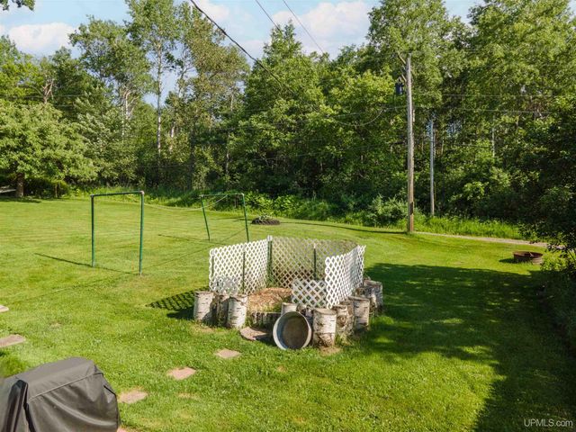 60 Allen Street, Iron River, MI 49935