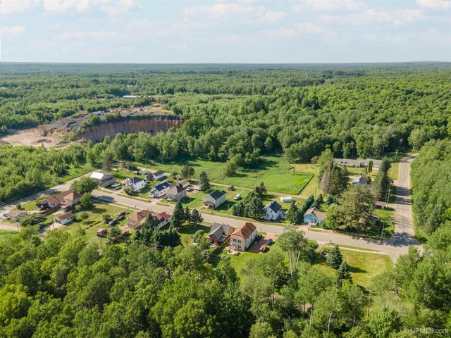 60 Allen Street, Iron River, MI 49935