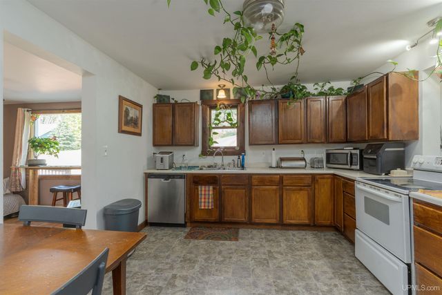 60 Allen Street, Iron River, MI 49935