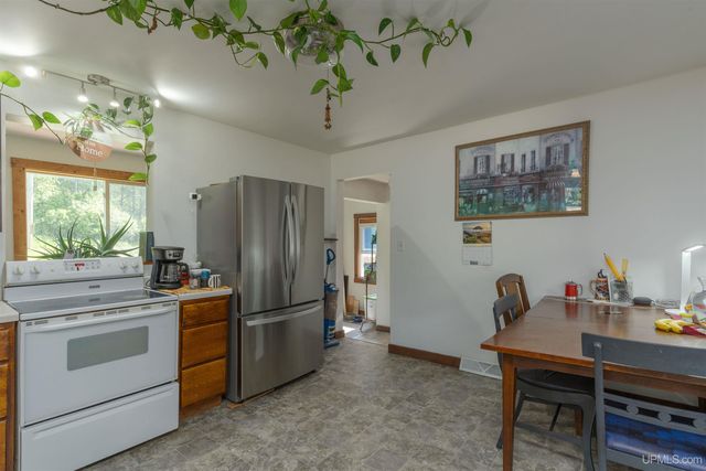 60 Allen Street, Iron River, MI 49935