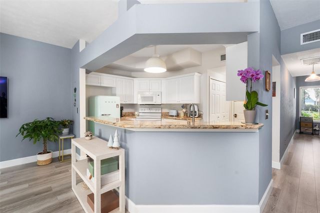 4942 NW 1ST PLACE, Gainesville, FL 32607