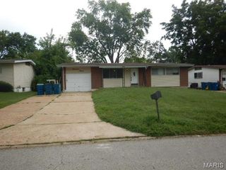 1715 Beecher Drive, St Louis, MO 63136