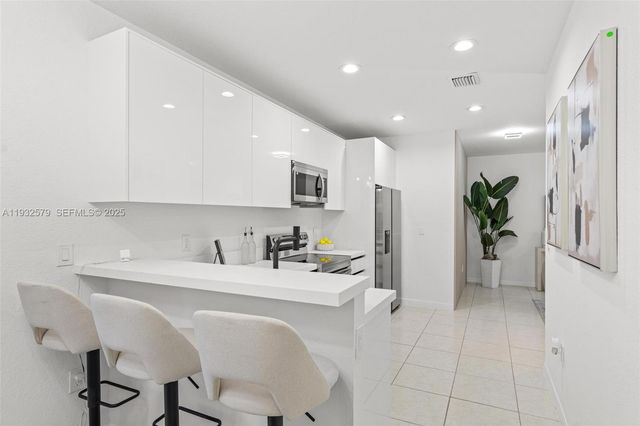 6040 NW 30th Ave, Miami, FL 33142