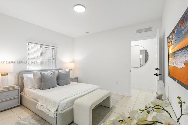 6040 NW 30th Ave, Miami, FL 33142