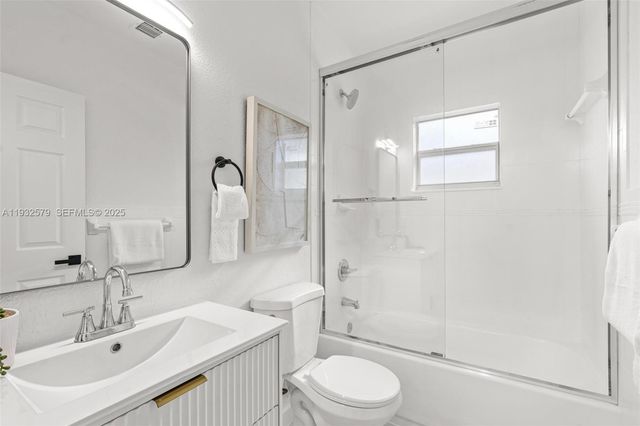 6040 NW 30th Ave, Miami, FL 33142