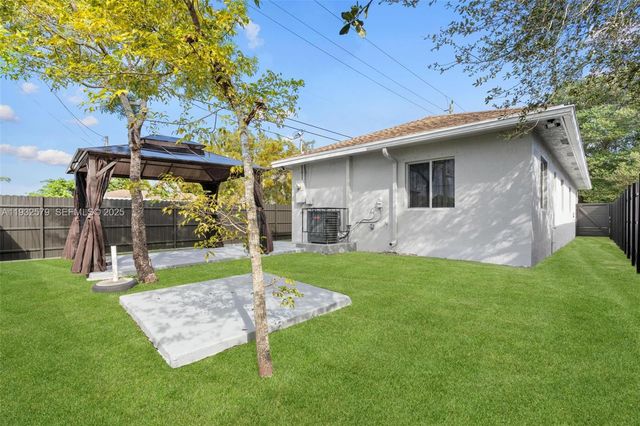 6040 NW 30th Ave, Miami, FL 33142