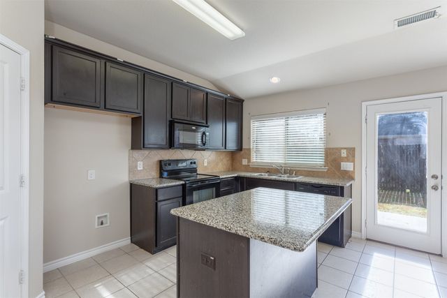 1308 Villa Paloma Boulevard, Little Elm, TX 75068