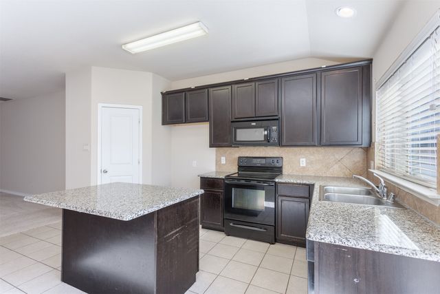 1308 Villa Paloma Boulevard, Little Elm, TX 75068