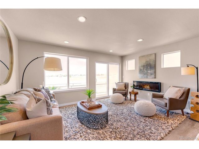 46534 Avery Ln, Bennett, CO 80102