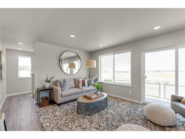 46534 Avery Ln, Bennett, CO 80102