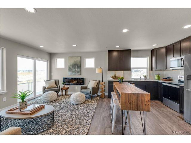 46534 Avery Ln, Bennett, CO 80102