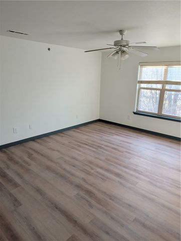 2619 Quality Lane 215, Fayetteville, AR 72703