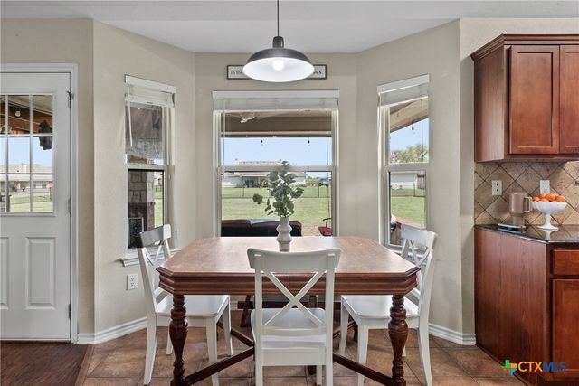 2001 Sun Circle, Rogers, TX 76569