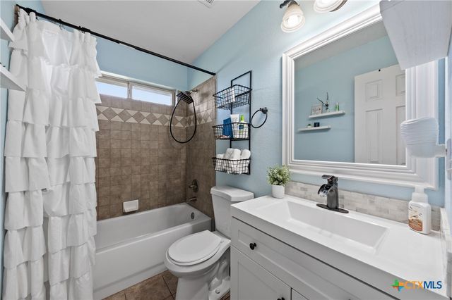 2001 Sun Circle, Rogers, TX 76569