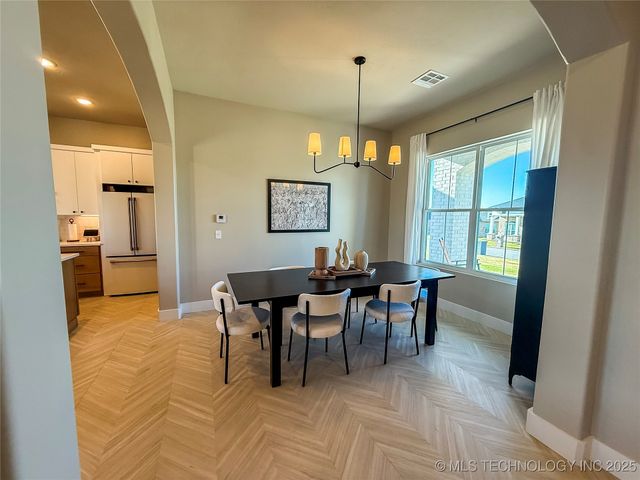 808 W Prairie View Road, Ardmore, OK 73401