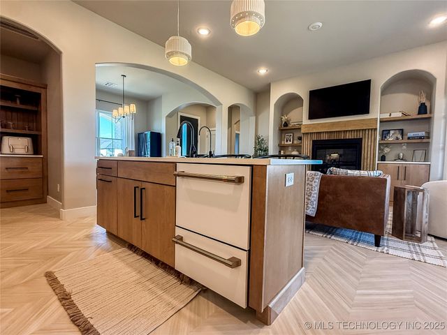 808 W Prairie View Road, Ardmore, OK 73401