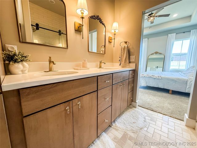 808 W Prairie View Road, Ardmore, OK 73401