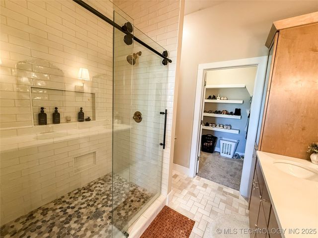 808 W Prairie View Road, Ardmore, OK 73401