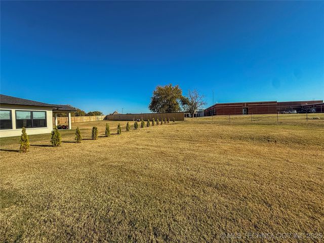 808 W Prairie View Road, Ardmore, OK 73401