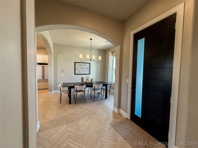 808 W Prairie View Road, Ardmore, OK 73401