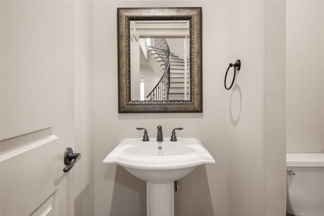 1650 Bonnie Brae Street, Houston, TX 77006