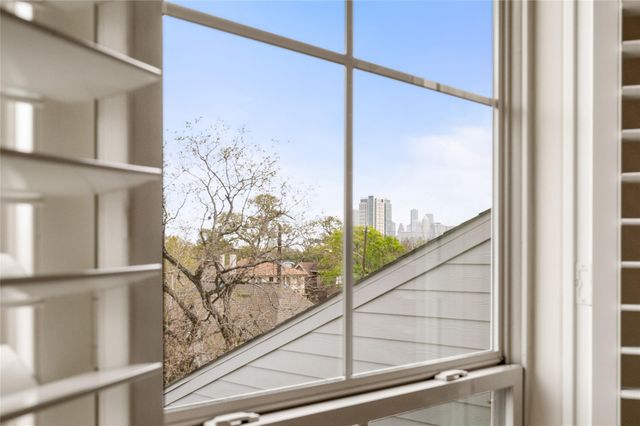 1650 Bonnie Brae Street, Houston, TX 77006