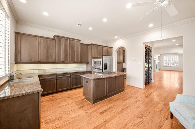 1650 Bonnie Brae Street, Houston, TX 77006