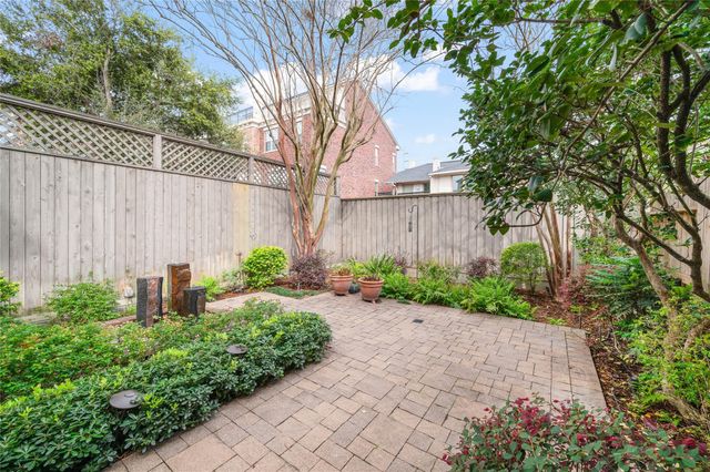 1650 Bonnie Brae Street, Houston, TX 77006