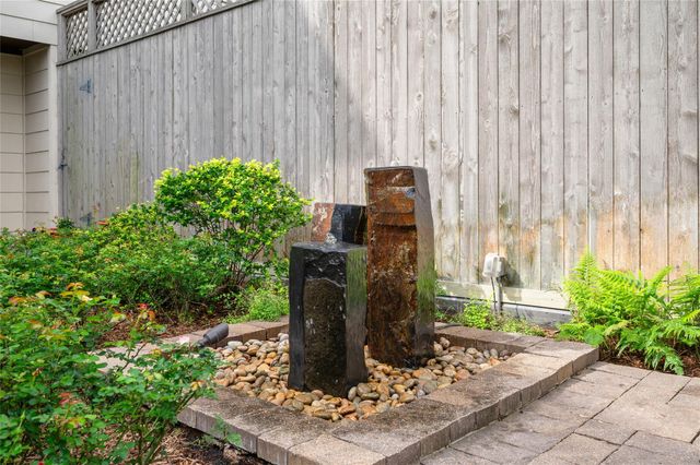 1650 Bonnie Brae Street, Houston, TX 77006