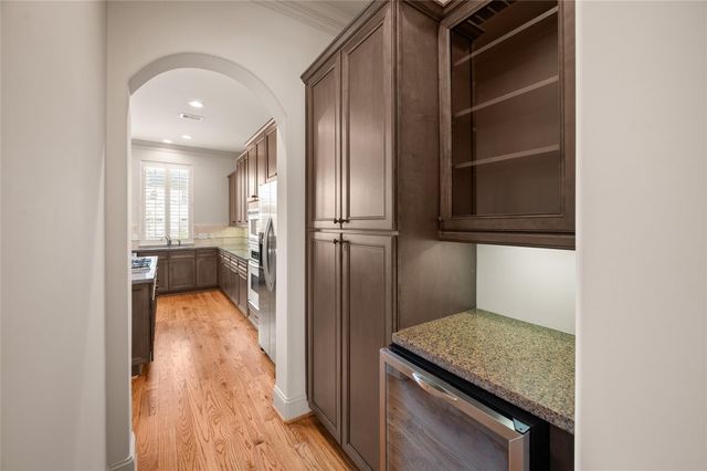 1650 Bonnie Brae Street, Houston, TX 77006