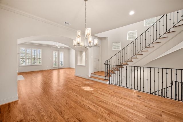 1650 Bonnie Brae Street, Houston, TX 77006