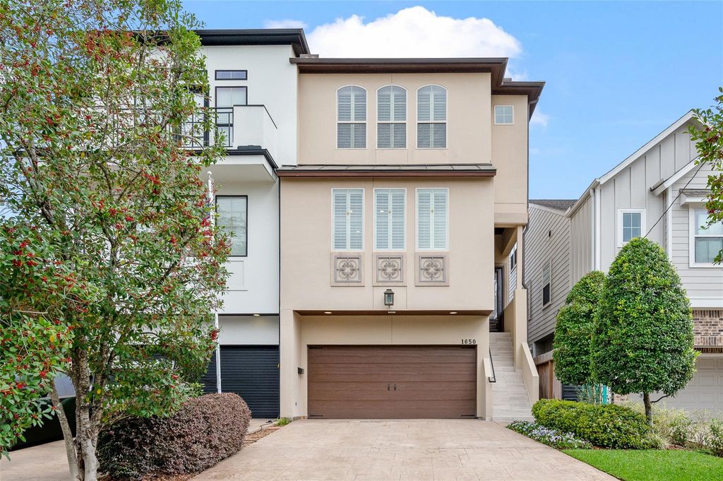 1650 Bonnie Brae Street, Houston, TX 77006