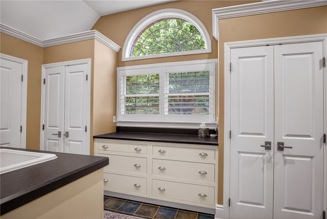 507 Farndale Rd, O'hara, PA 15238