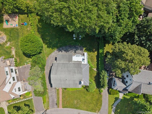 15 Lyons Place, Larchmont, NY 10538