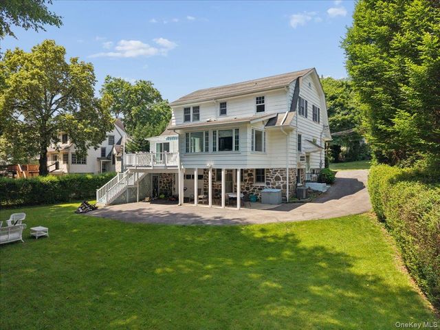 15 Lyons Place, Larchmont, NY 10538