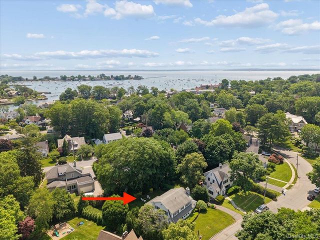 15 Lyons Place, Larchmont, NY 10538