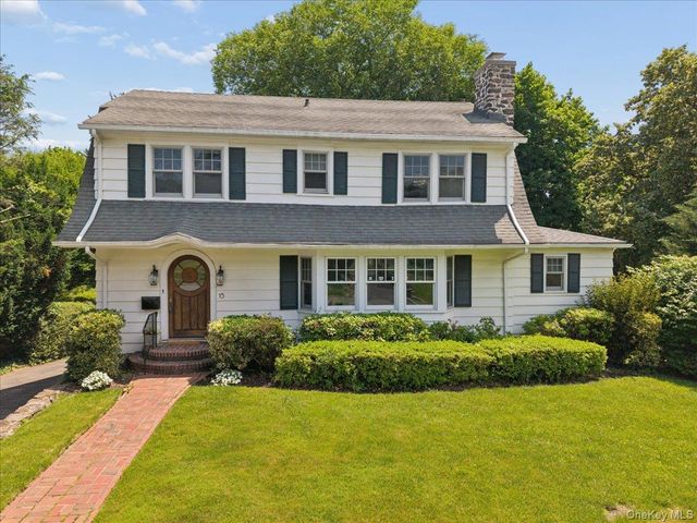 15 Lyons Place, Larchmont, NY 10538