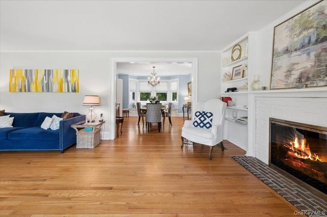 15 Lyons Place, Larchmont, NY 10538