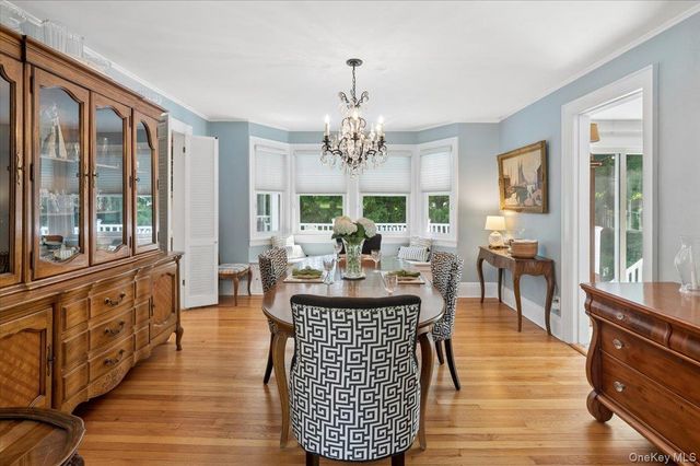15 Lyons Place, Larchmont, NY 10538