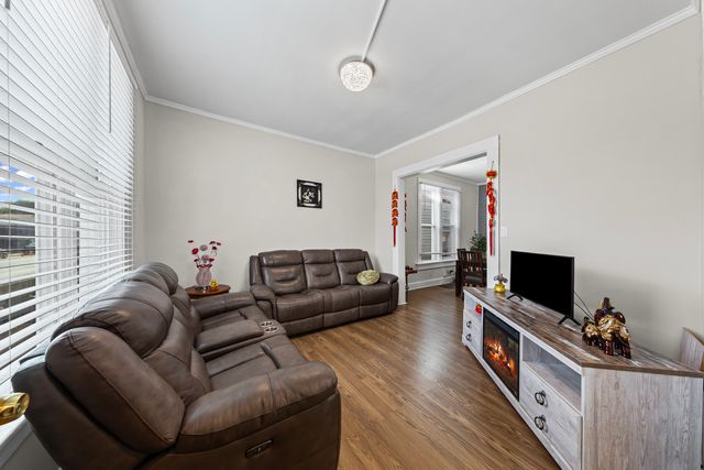 2954 N Elston Avenue, Chicago, IL 60618