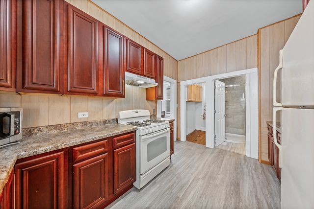 2954 N Elston Avenue, Chicago, IL 60618