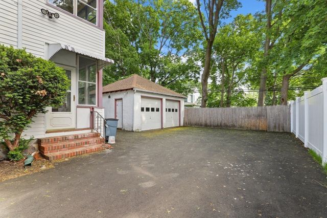 40 Murray Hill Rd. 3, Boston, MA 02131