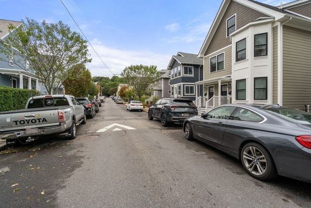 40 Murray Hill Rd. 3, Boston, MA 02131